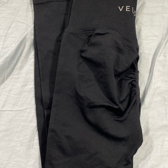 Australia’s velocity leggings - Picture 2 of 3